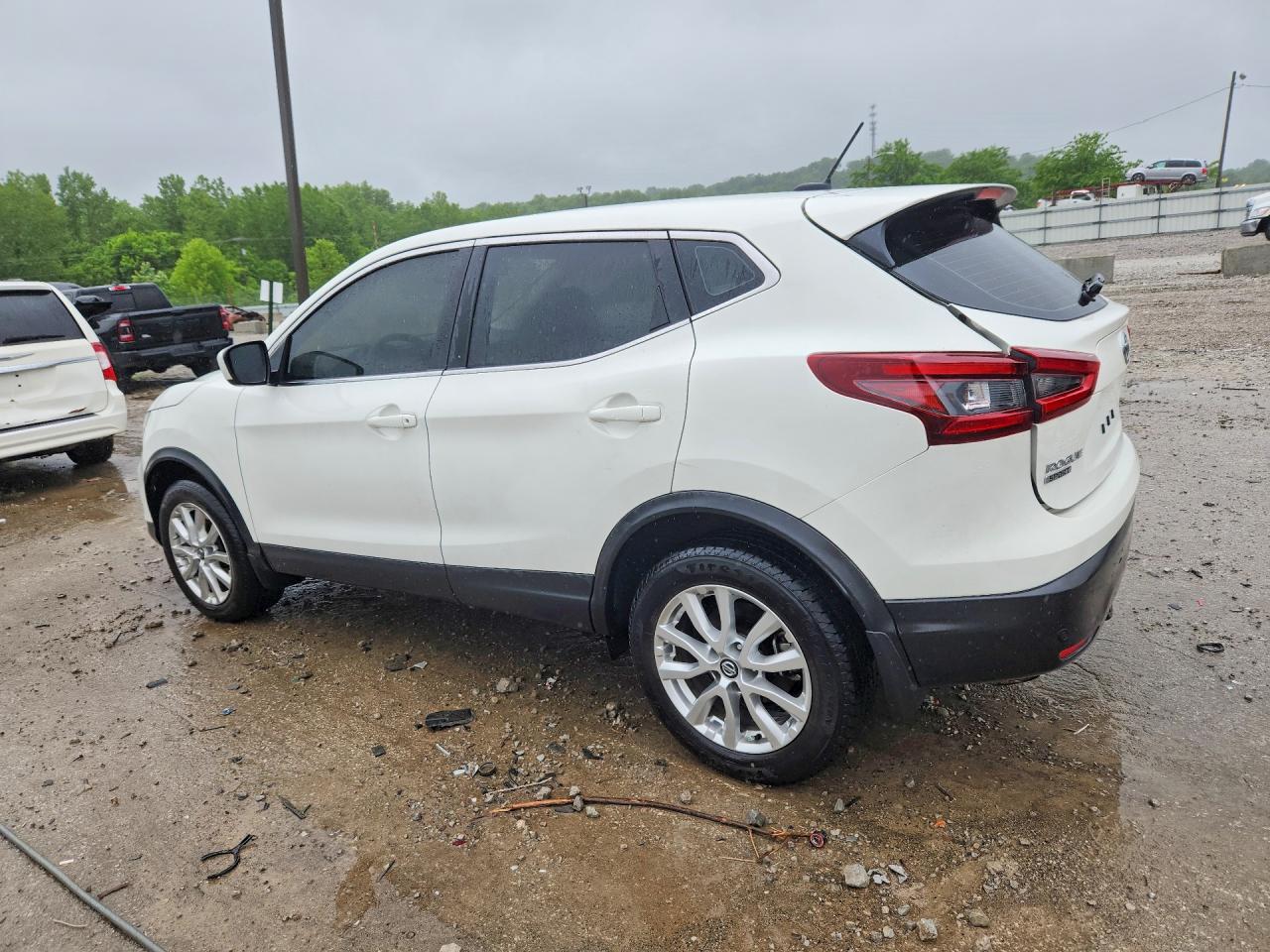 NISSAN ROGUE SPORT 2021 — 3