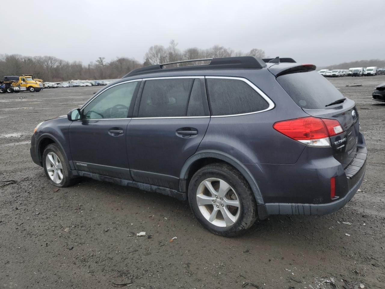 SUBARU OUTBACK 2013 — 3