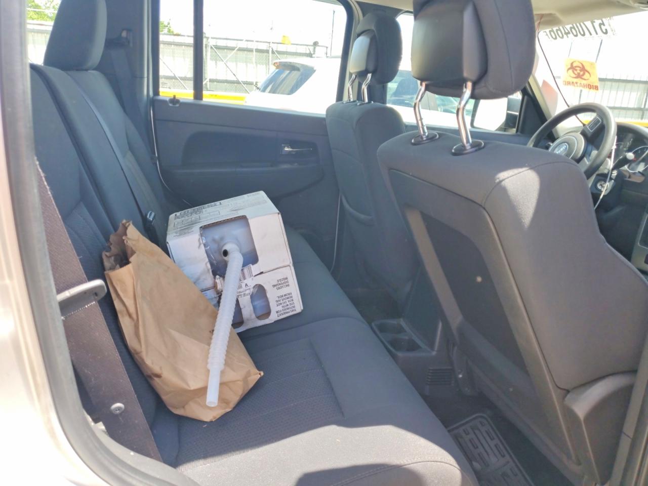 JEEP LIBERTY 2012 — 11