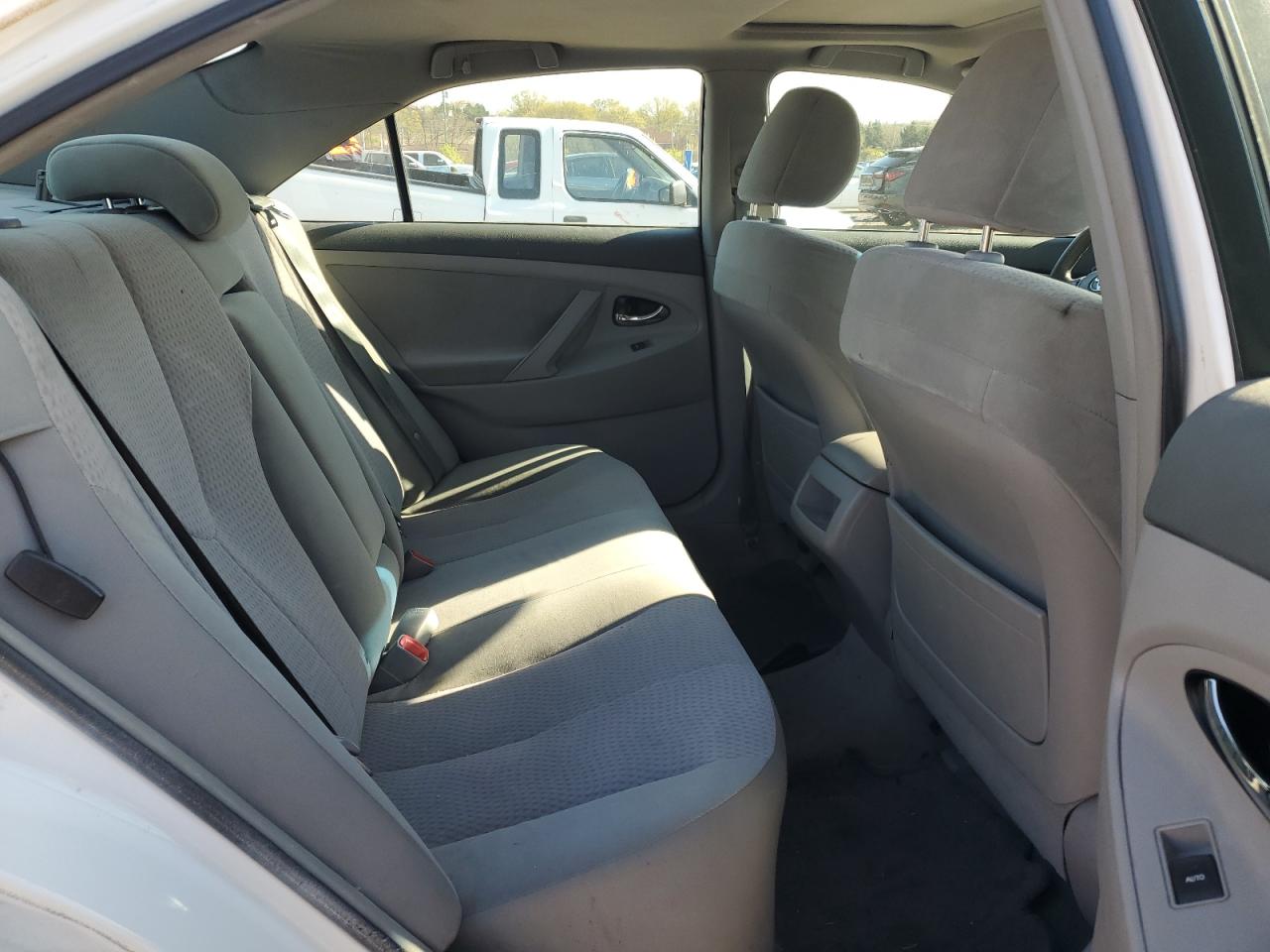 TOYOTA CAMRY 2010 — 11