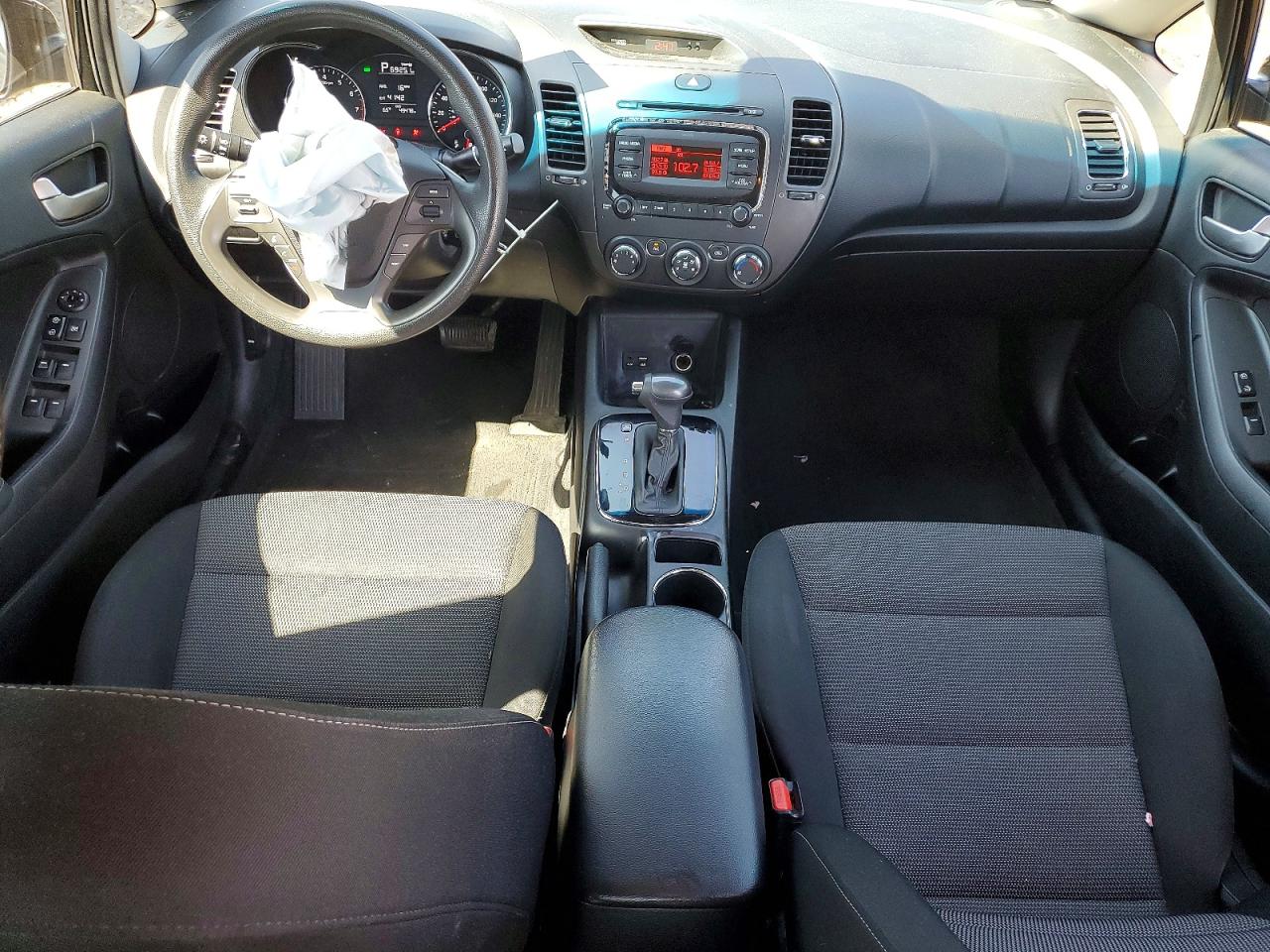KIA FORTE 2017 — 9