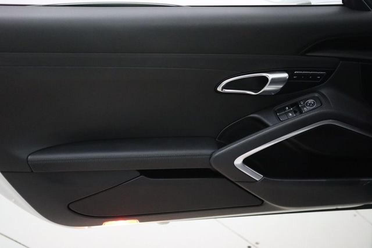 PORSCHE 911 2017 — 23