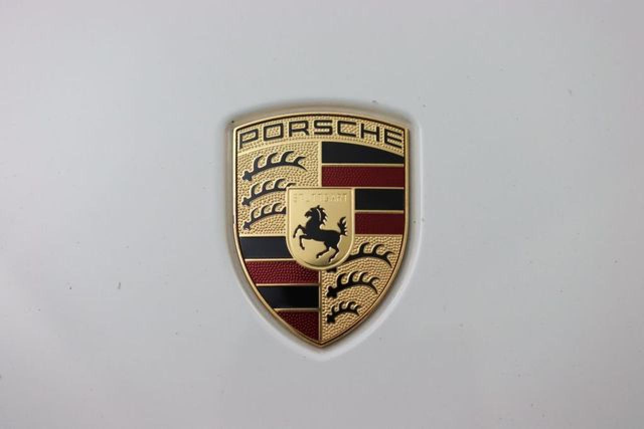 PORSCHE 911 2017 — 13