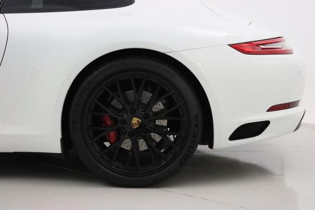 PORSCHE 911 2017 — 22