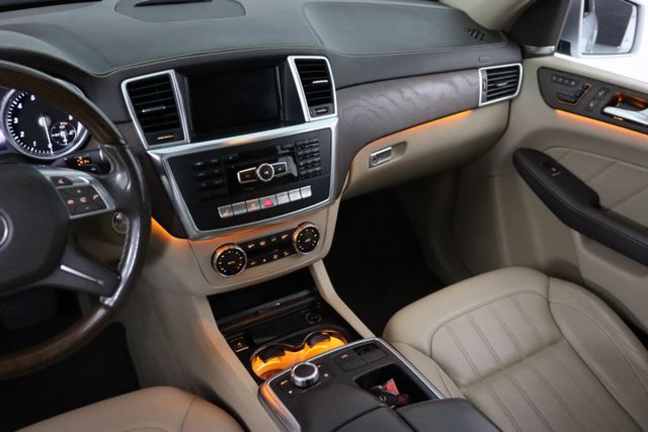 MERCEDES-BENZ GL 2016 — 29