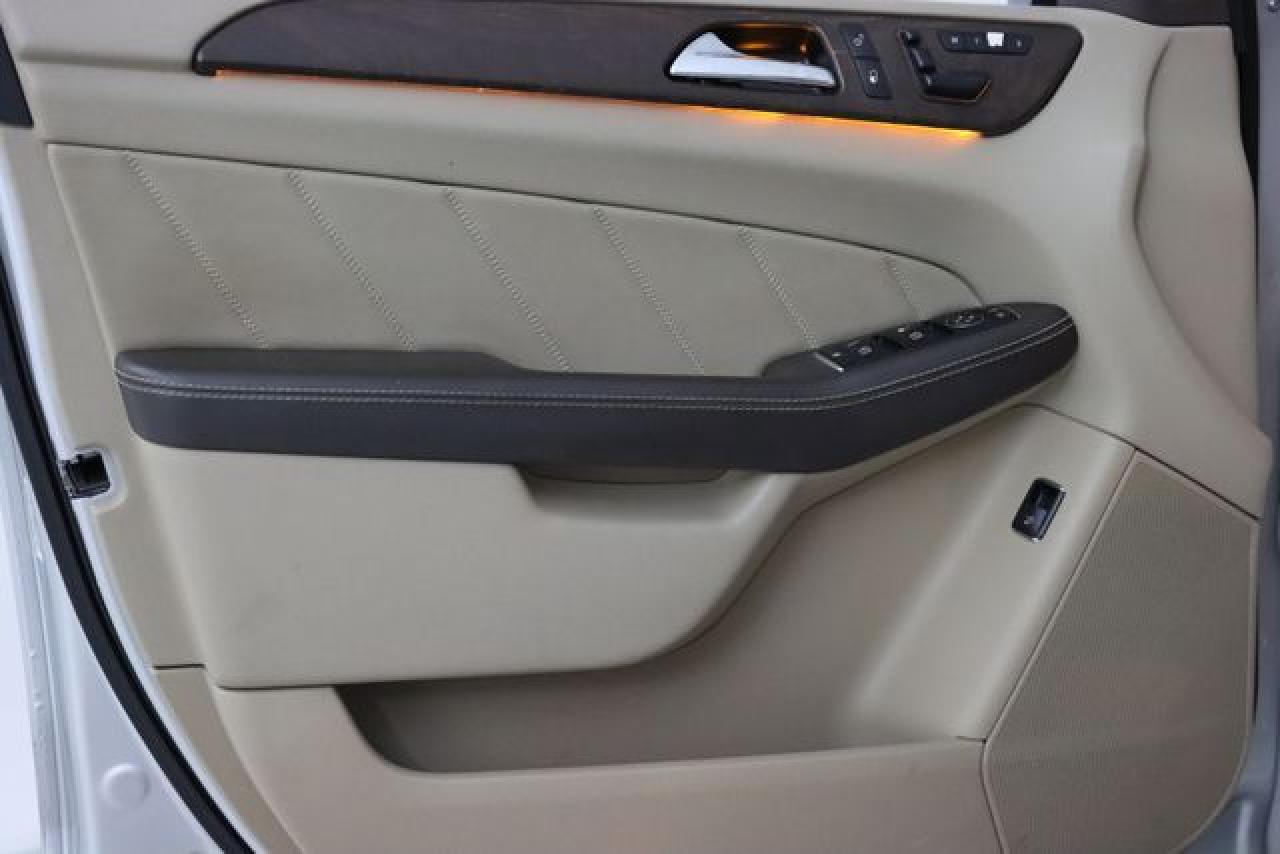 MERCEDES-BENZ GL 2016 — 25