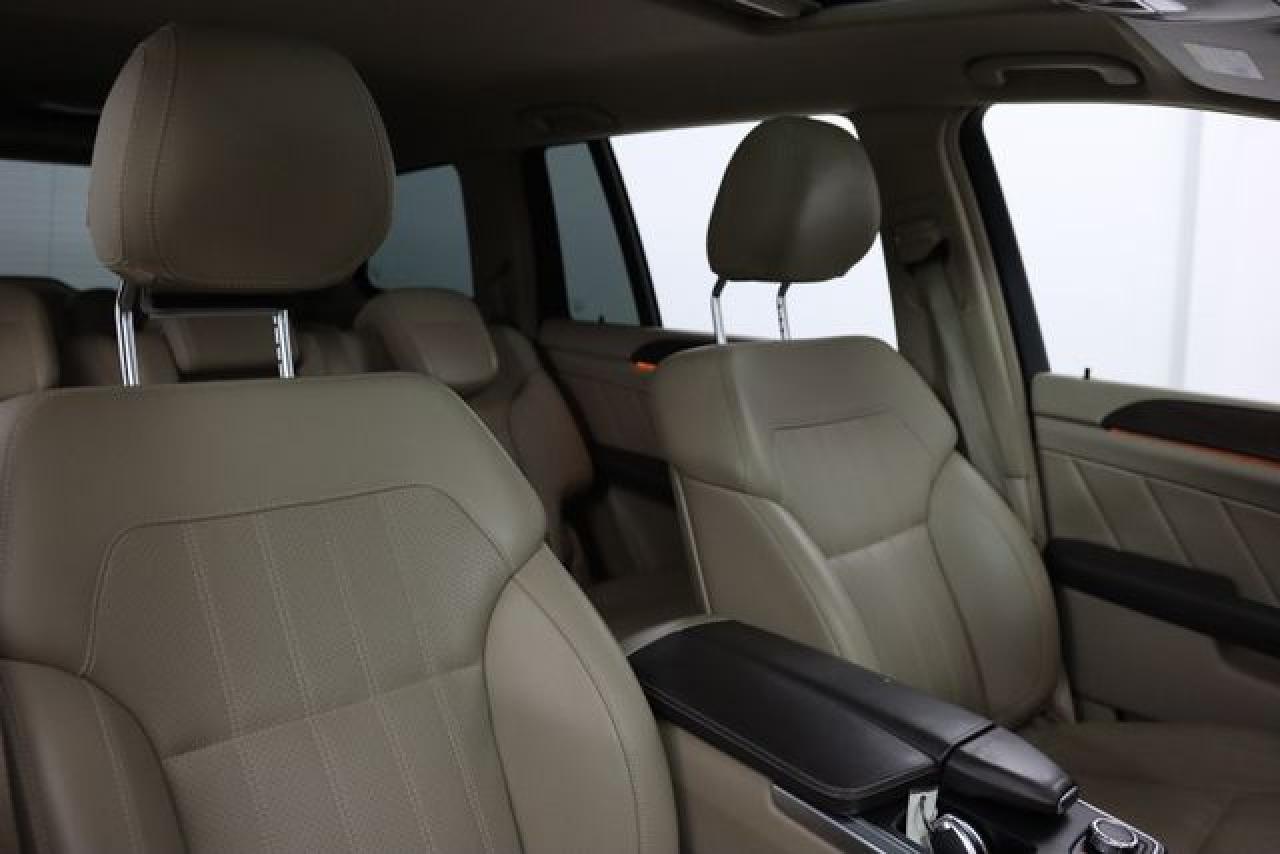 MERCEDES-BENZ GL 2016 — 49