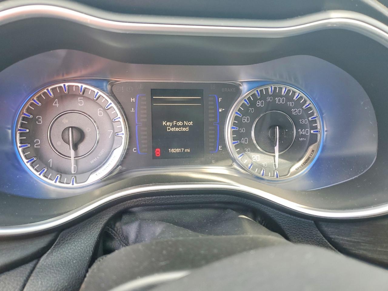 CHRYSLER 200 2015 — 10