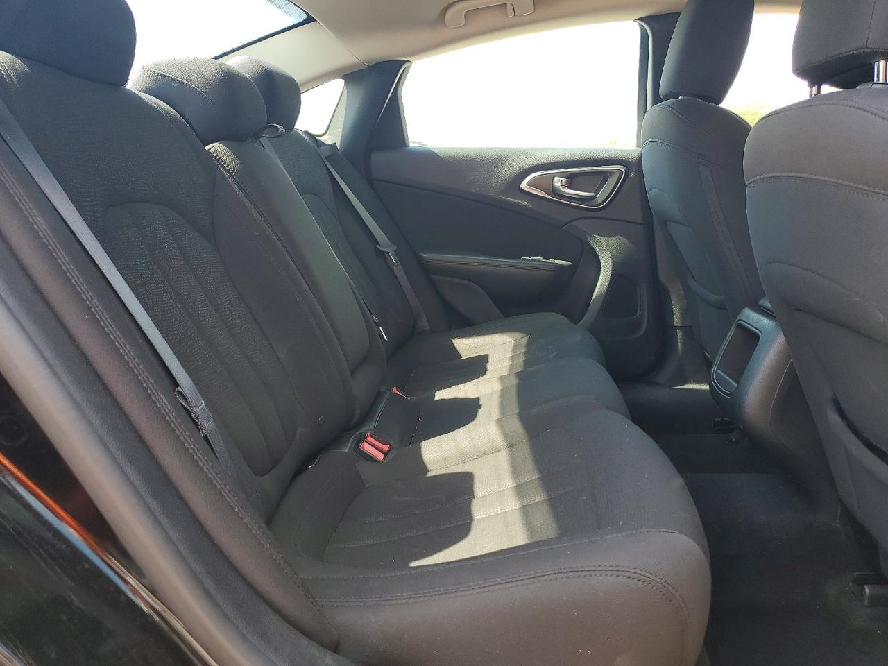 CHRYSLER 200 2015 — 11