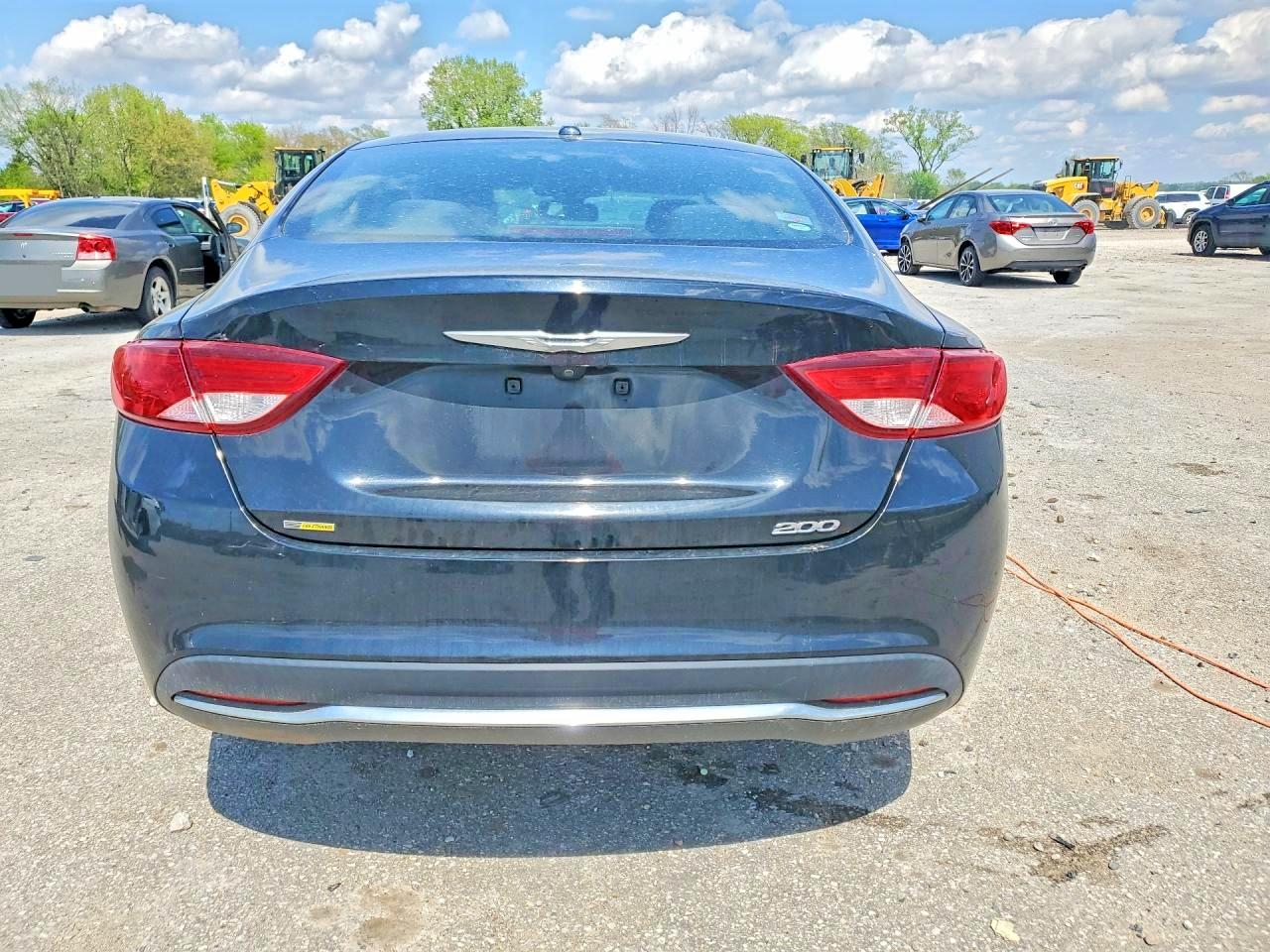 CHRYSLER 200 2015 — 7