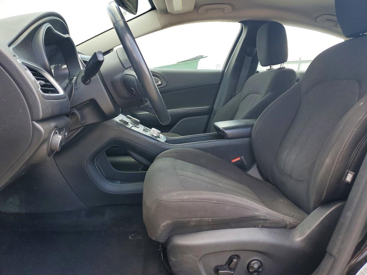 CHRYSLER 200 2015 — 8
