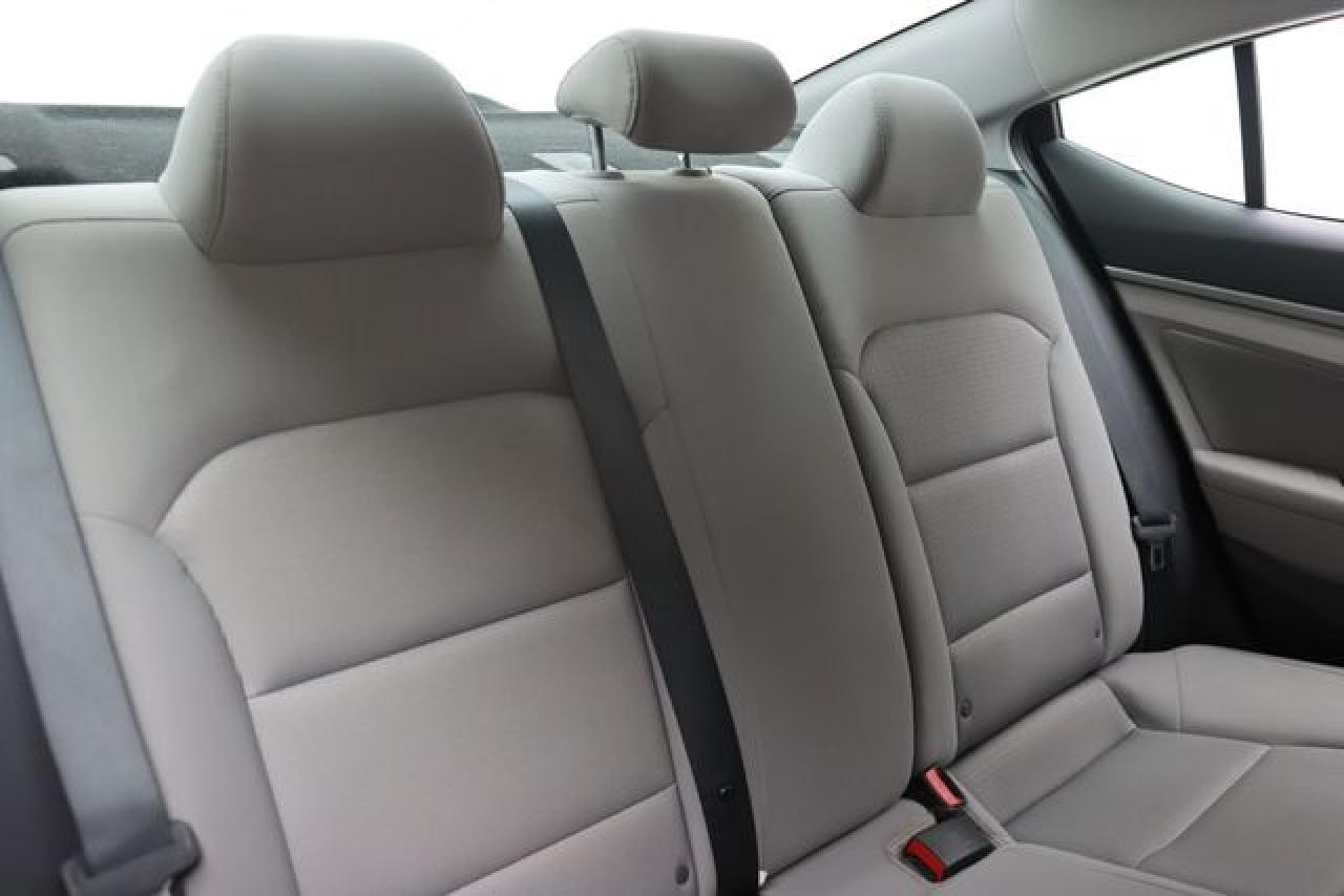 HYUNDAI ELANTRA 2018 — 38