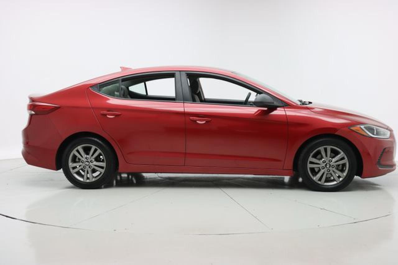 HYUNDAI ELANTRA 2018 — 8