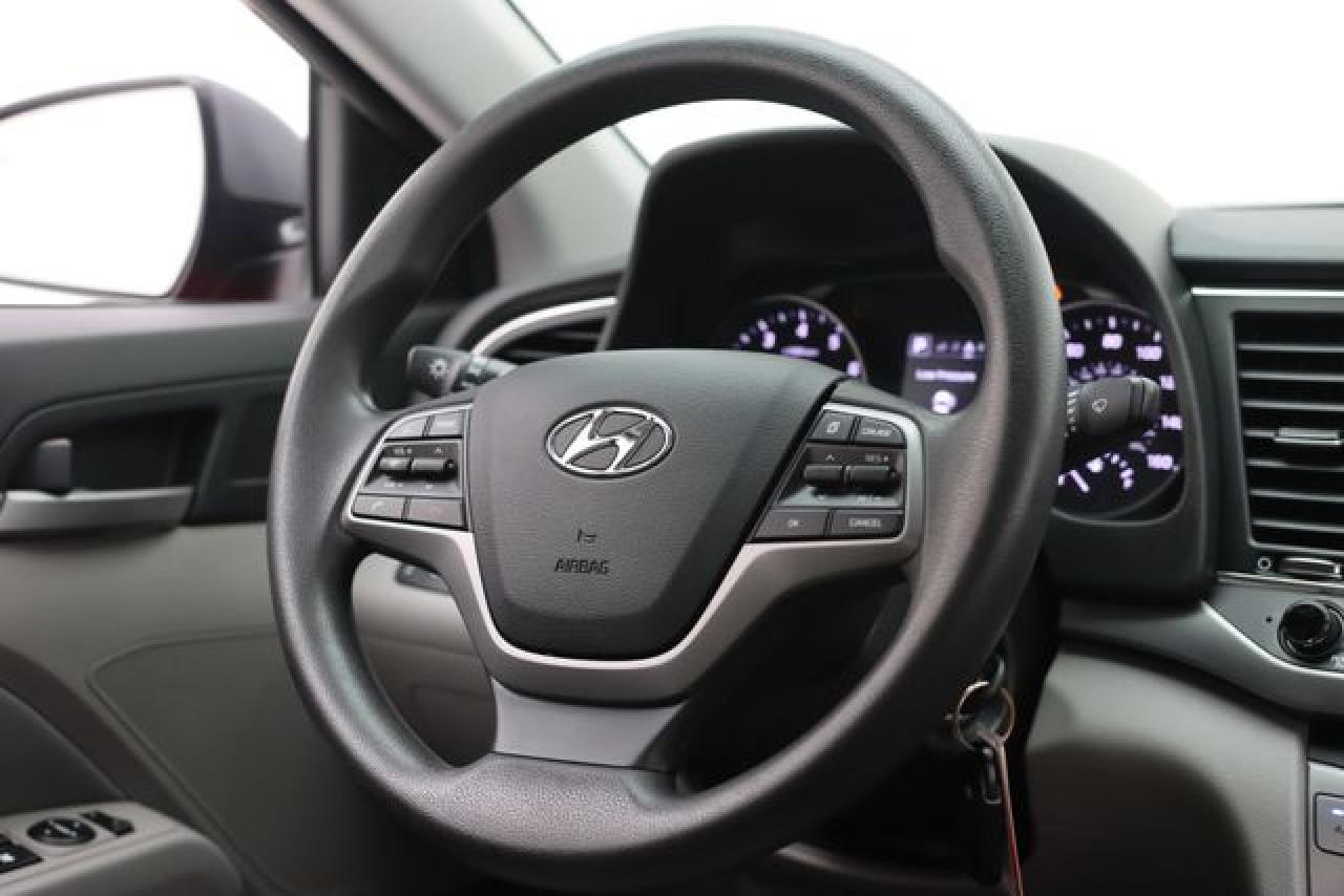 HYUNDAI ELANTRA 2018 — 23