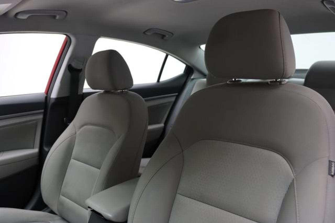 HYUNDAI ELANTRA 2018 — 3