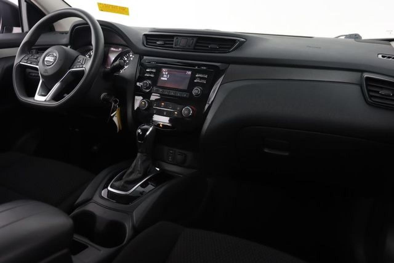 NISSAN ROGUE SPORT 2018 — 20