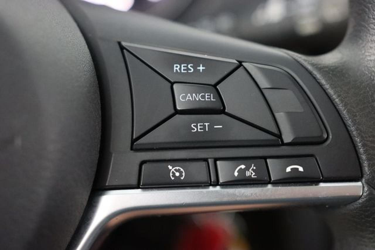 NISSAN ROGUE SPORT 2018 — 24