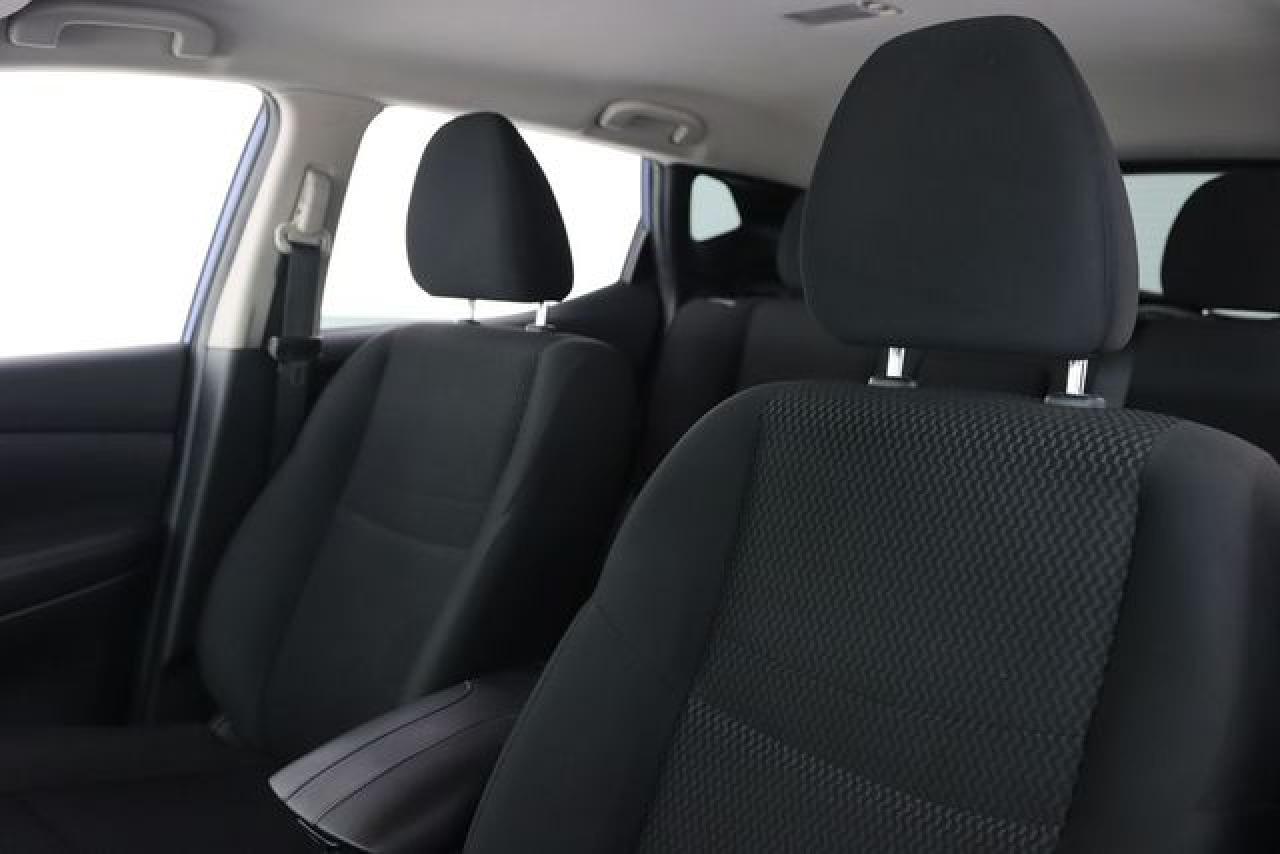 NISSAN ROGUE SPORT 2018 — 3