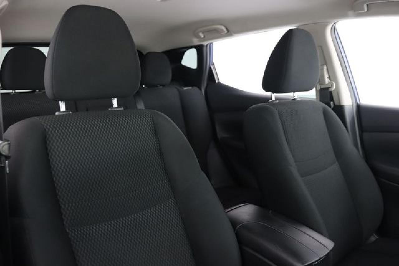 NISSAN ROGUE SPORT 2018 — 30