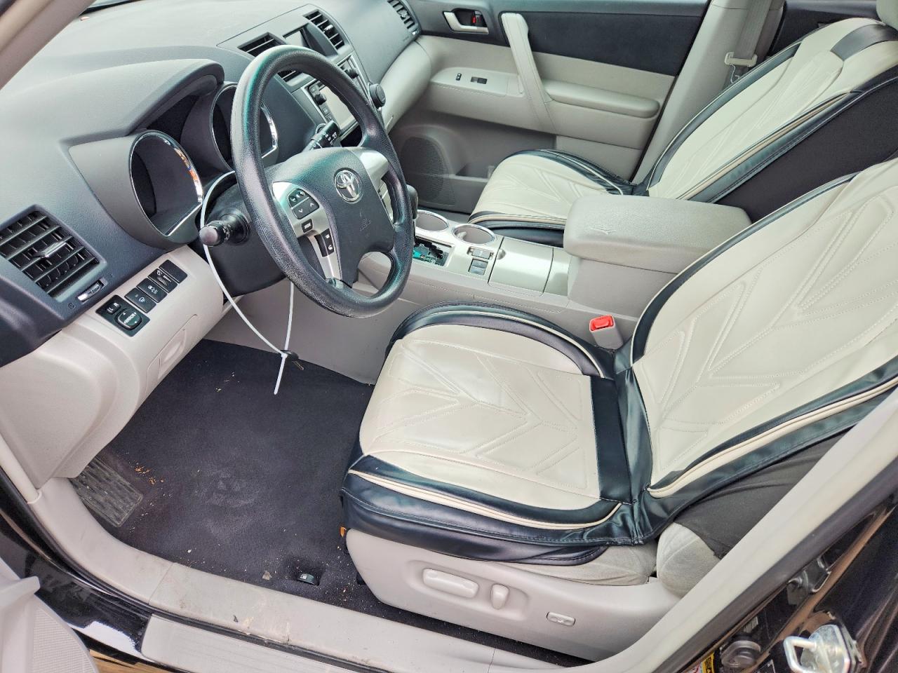 TOYOTA HIGHLANDER 2013 — 8
