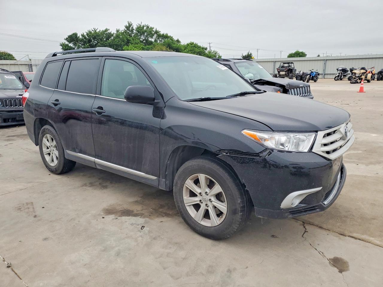 TOYOTA HIGHLANDER 2013 — 5