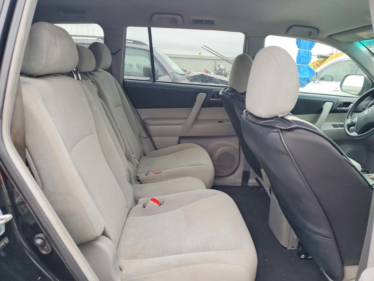 TOYOTA HIGHLANDER 2013 — 12
