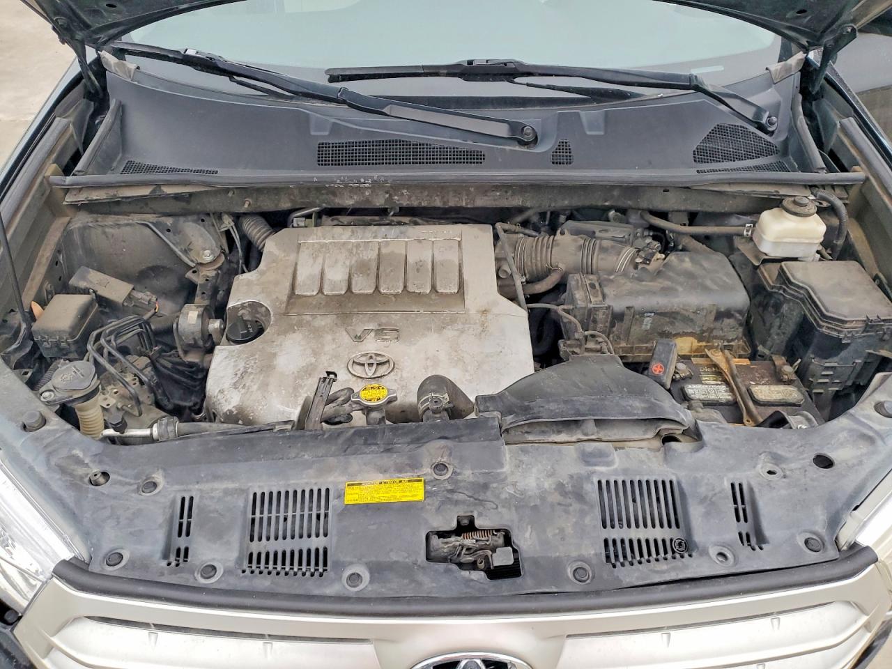 TOYOTA HIGHLANDER 2013 — 13