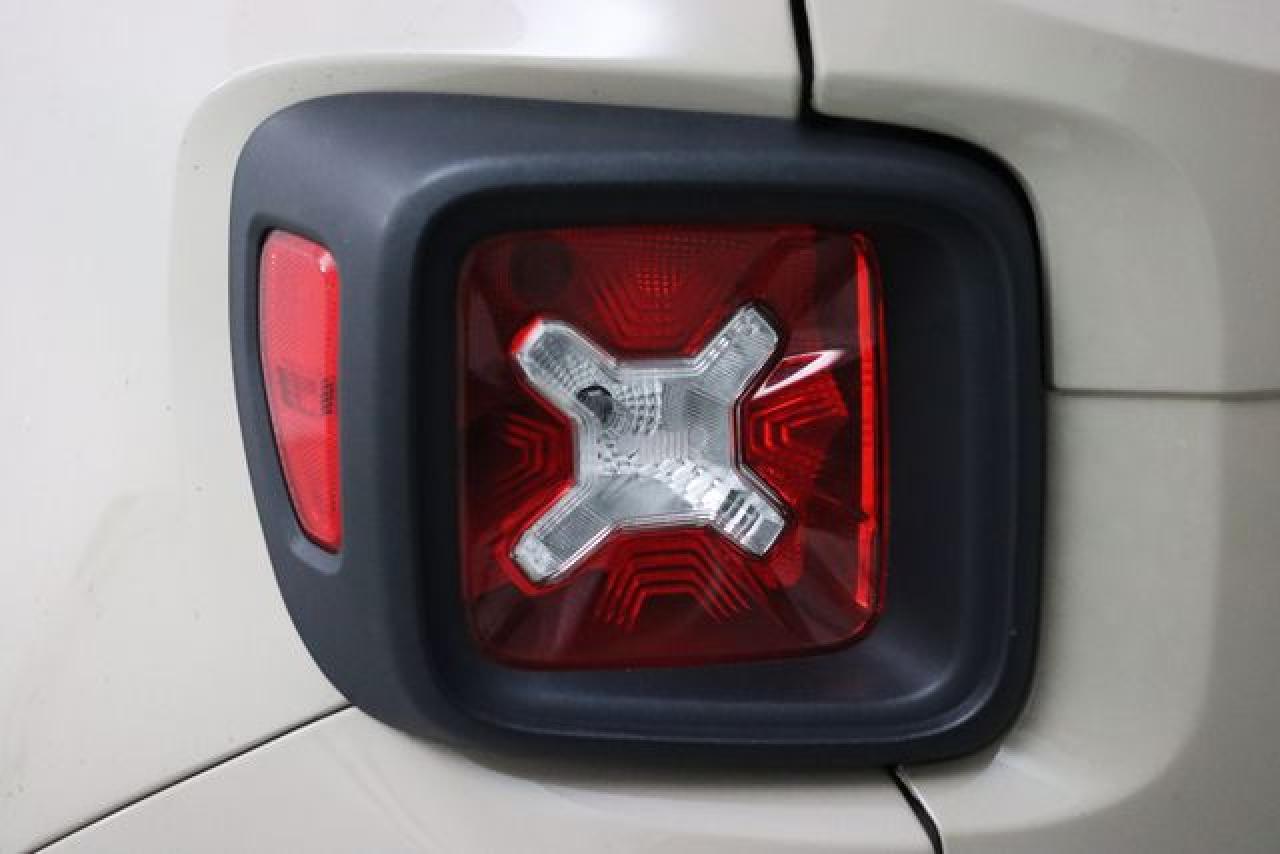JEEP RENEGADE 2015 — 18