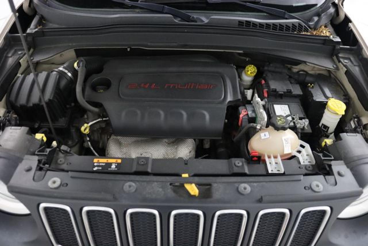 JEEP RENEGADE 2015 — 25
