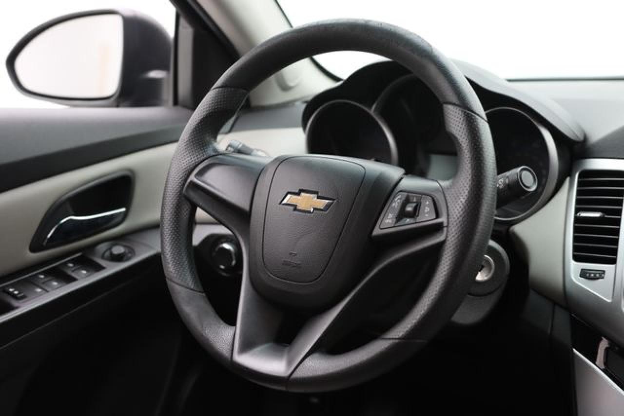 CHEVROLET CRUZE 2015 — 30