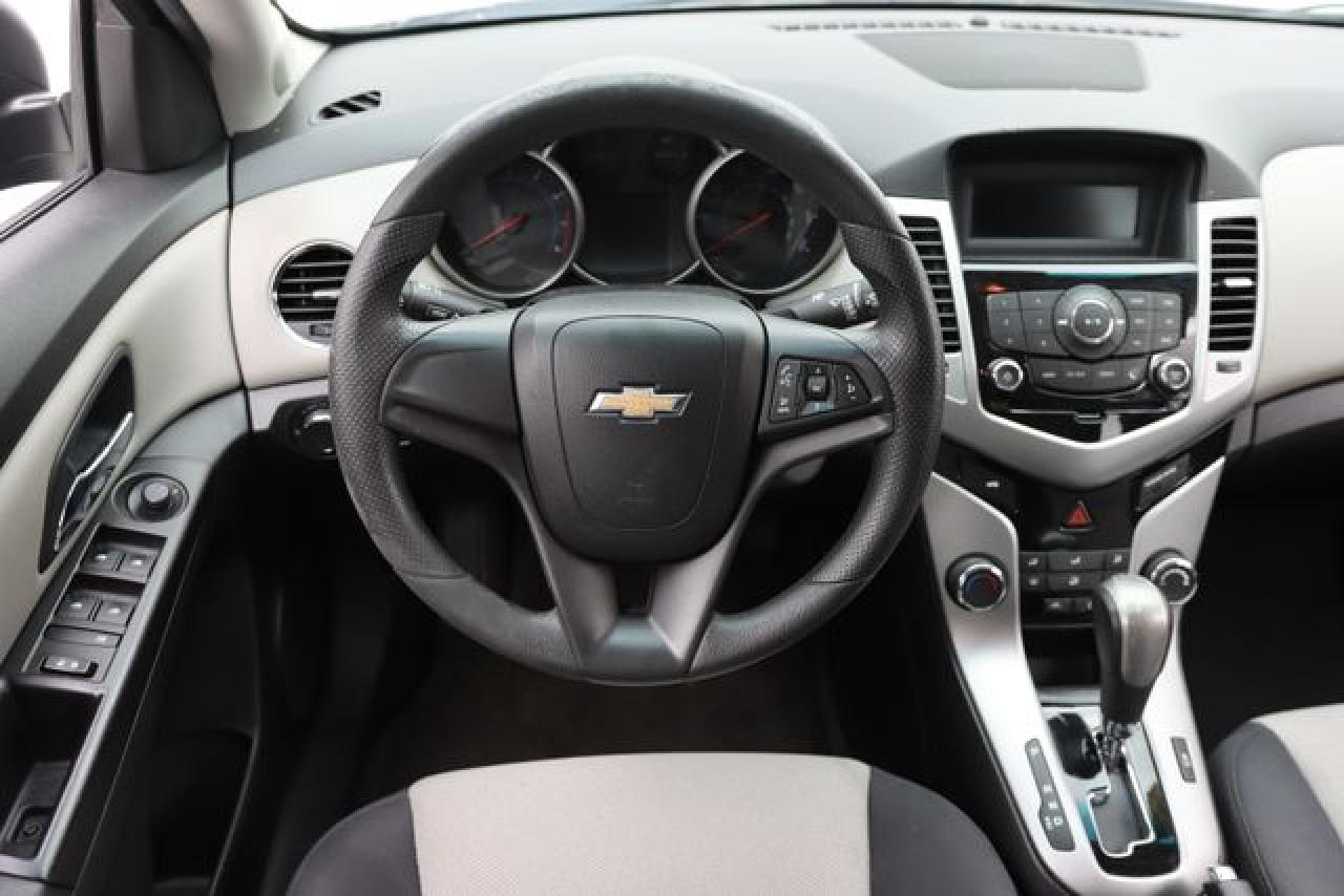 CHEVROLET CRUZE 2015 — 31