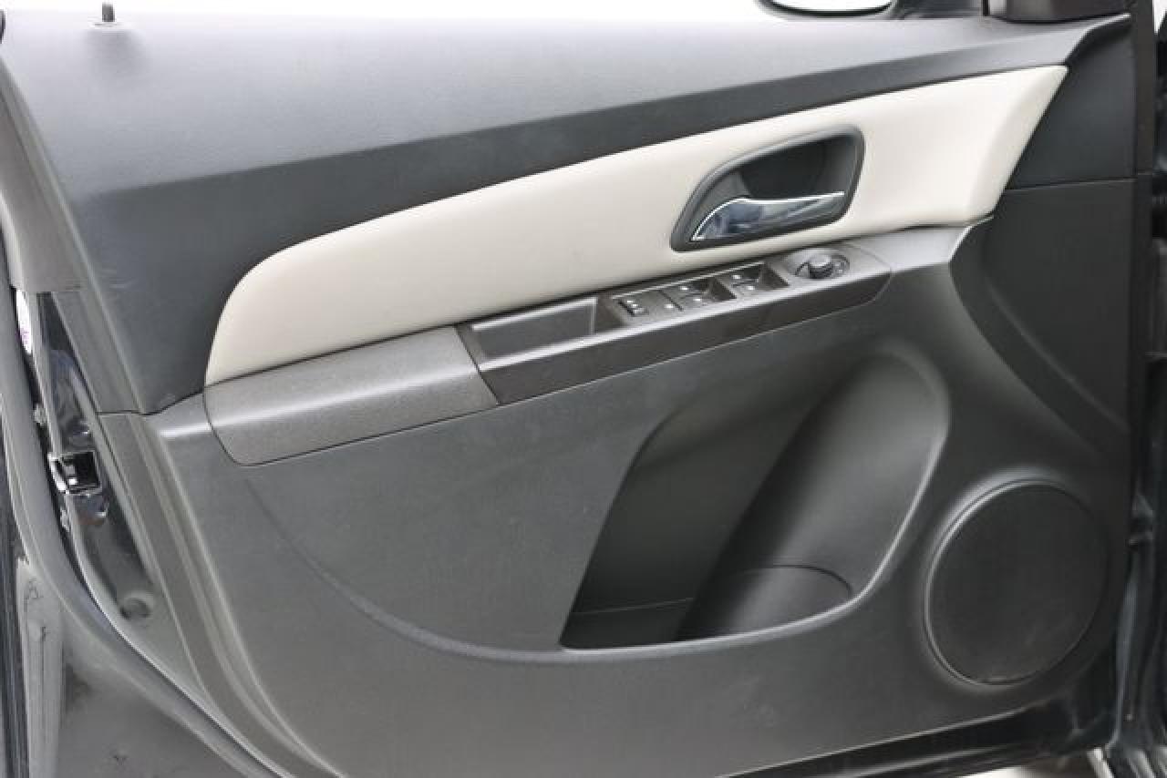 CHEVROLET CRUZE 2015 — 25