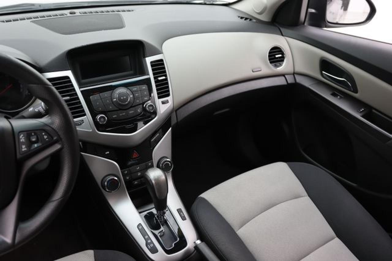 CHEVROLET CRUZE 2015 — 32