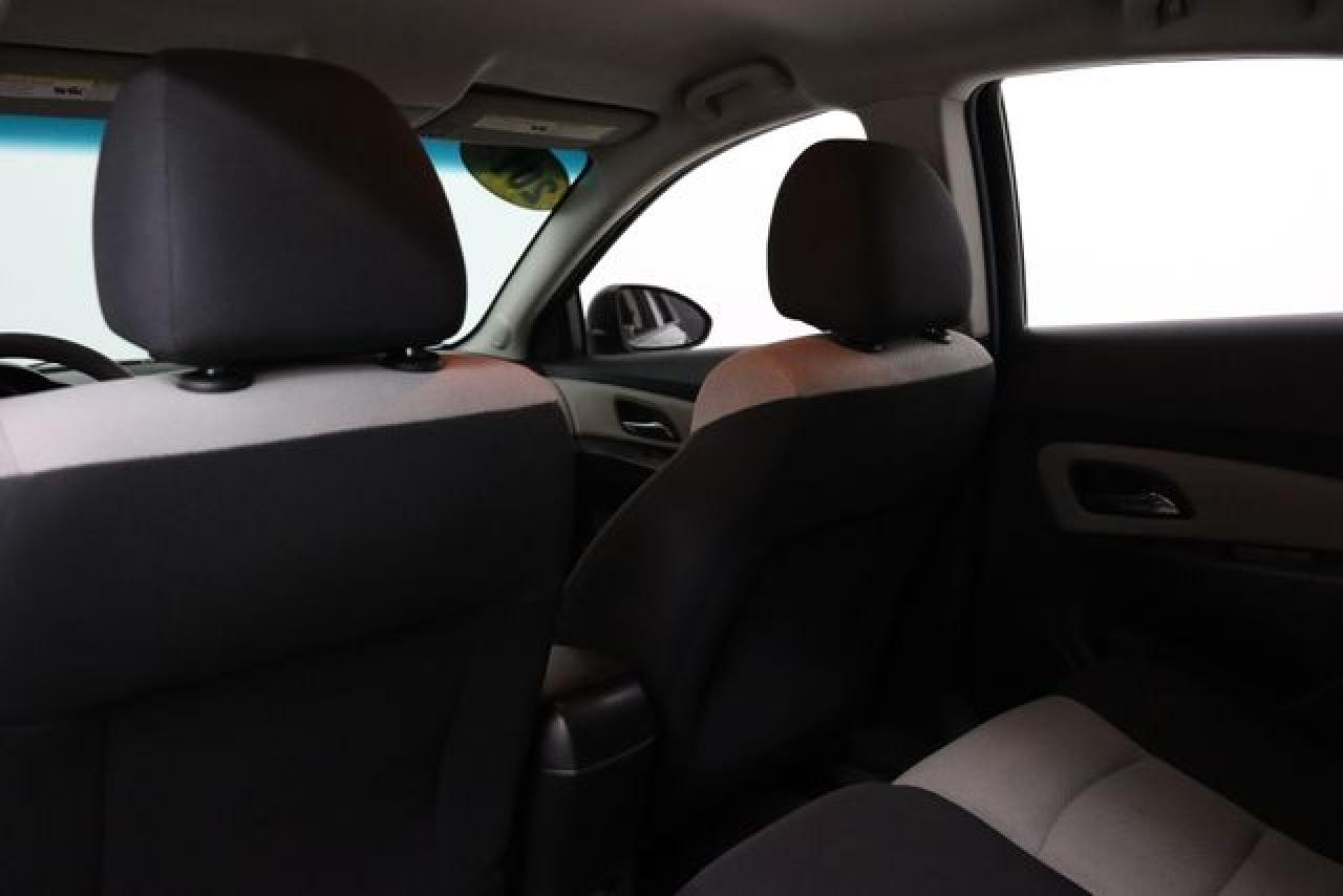 CHEVROLET CRUZE 2015 — 23