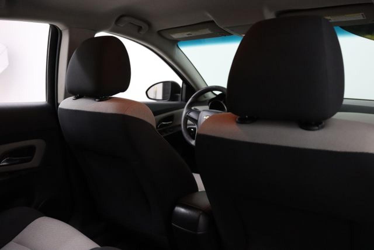 CHEVROLET CRUZE 2015 — 24