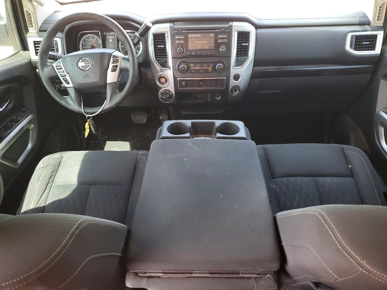 NISSAN TITAN 2017 — 9