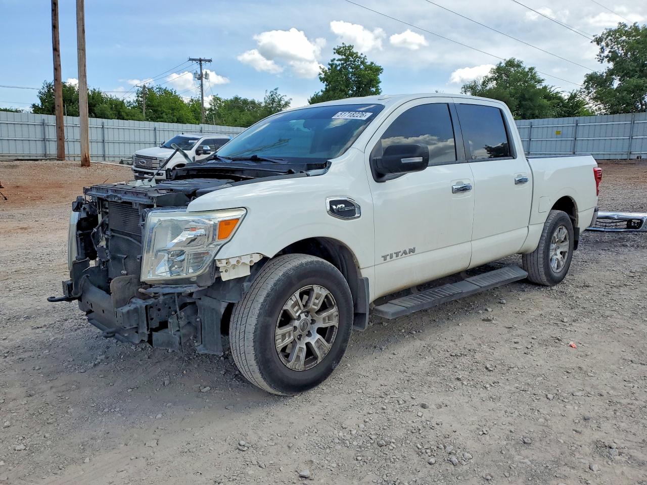 NISSAN TITAN 2017 — 2