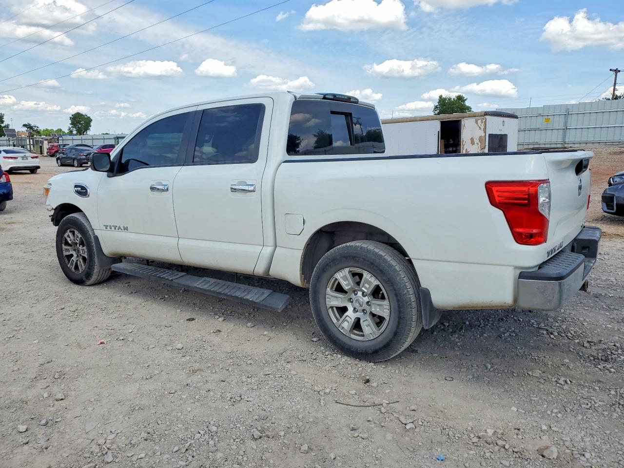 NISSAN TITAN 2017 — 3