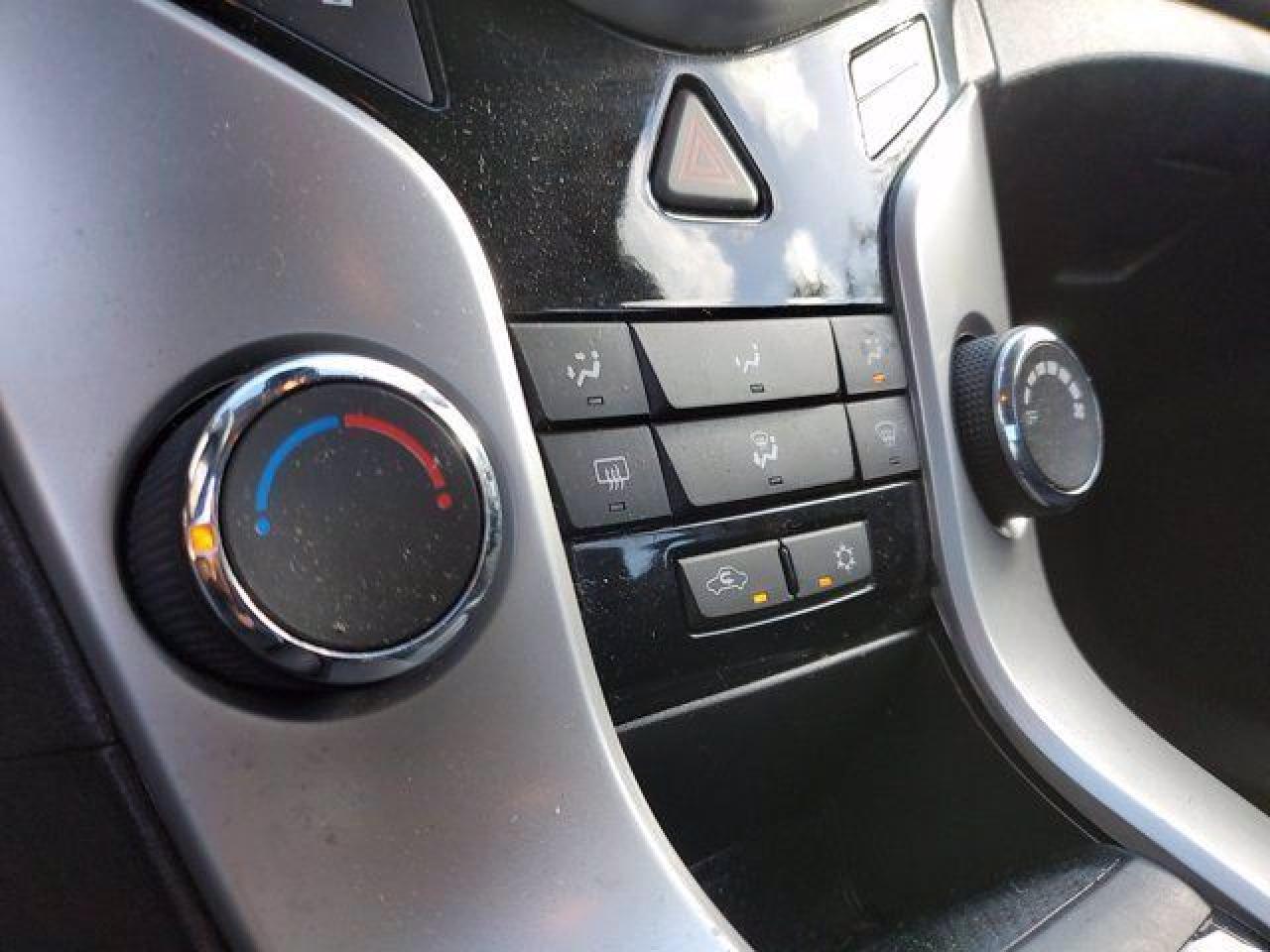 CHEVROLET CRUZE 2014 — 32