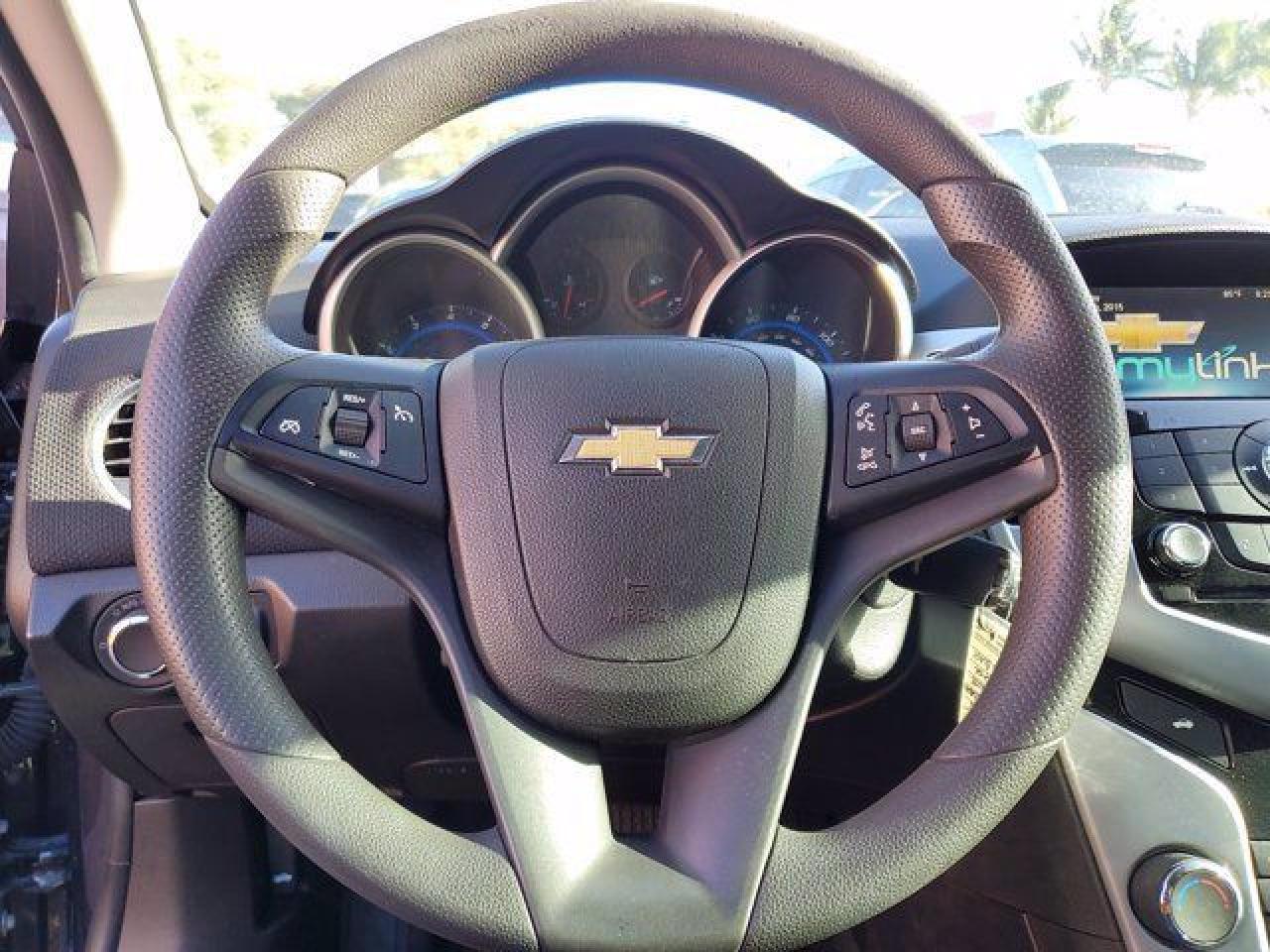 CHEVROLET CRUZE 2015 — 26
