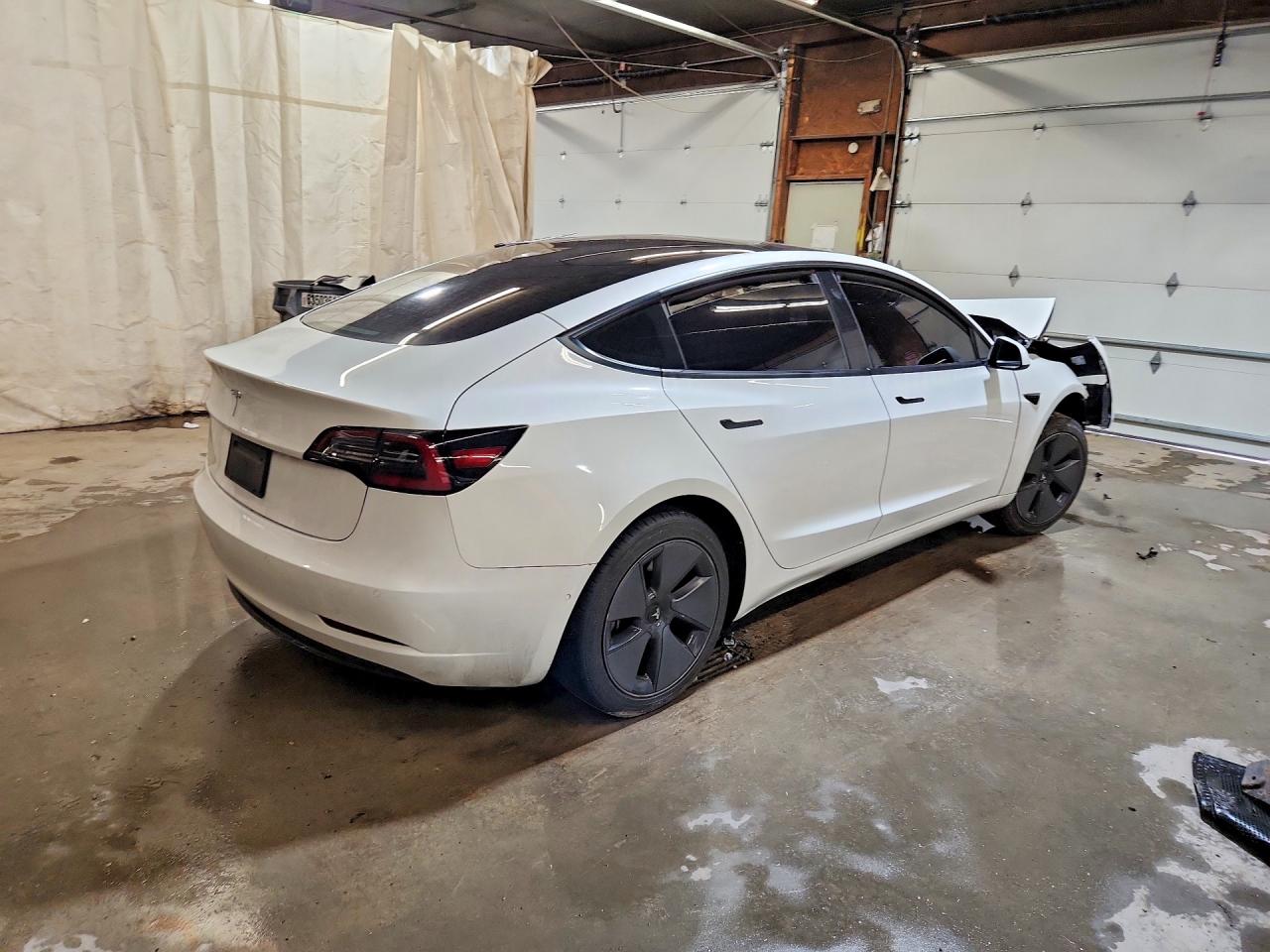 TESLA MODEL 3 2021 — 4