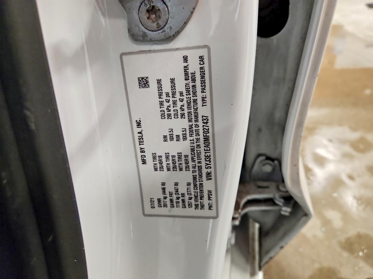 TESLA MODEL 3 2021 — 13