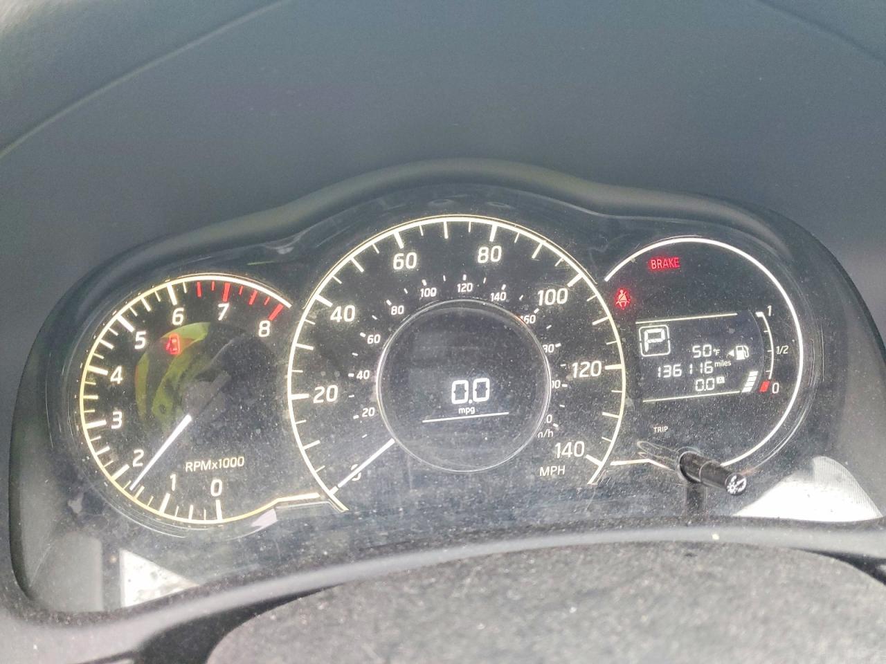 NISS VERSA 2015 — 10