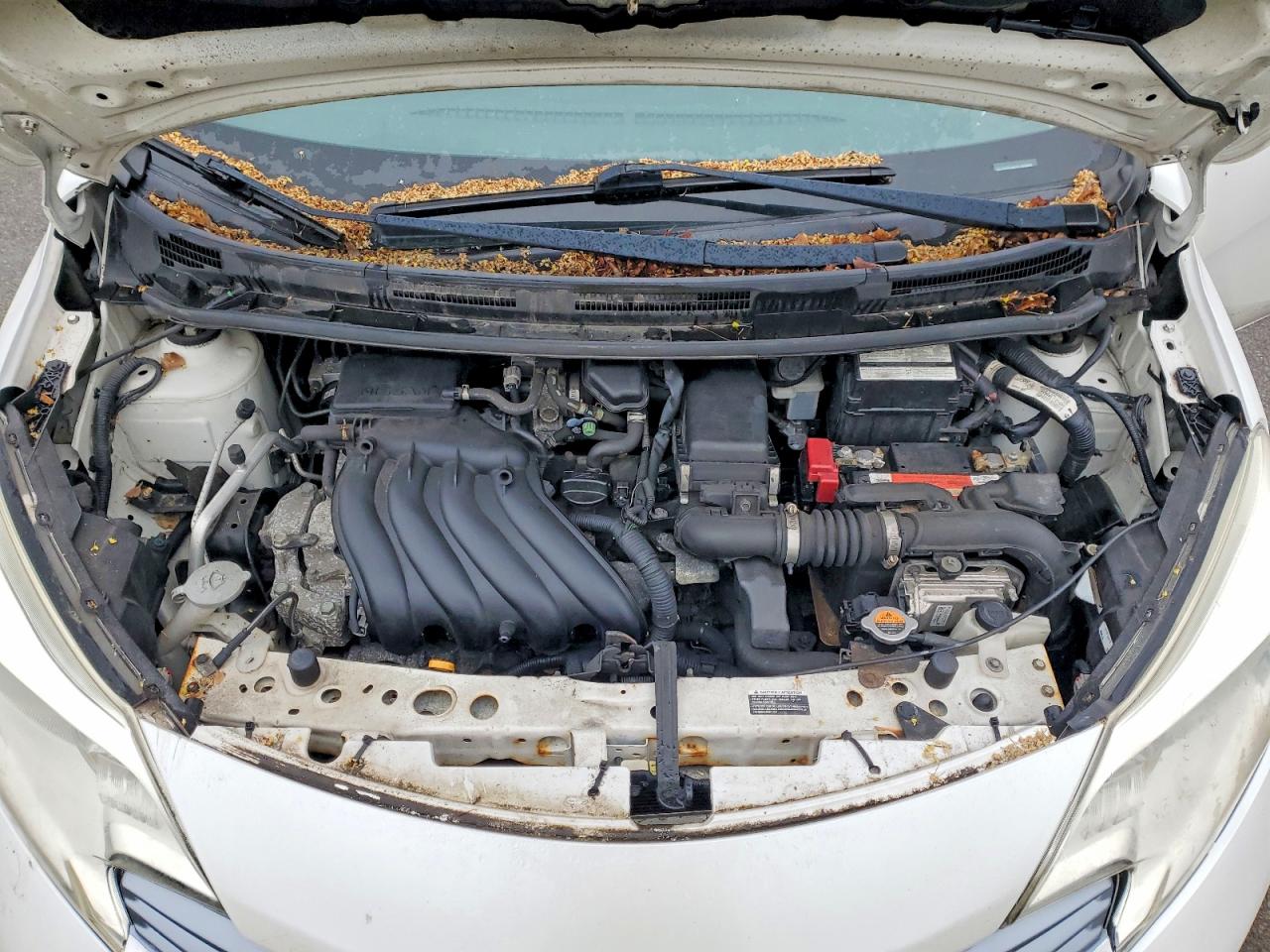 NISS VERSA 2015 — 12