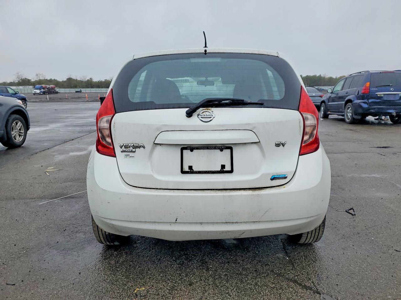 NISS VERSA 2015 — 7