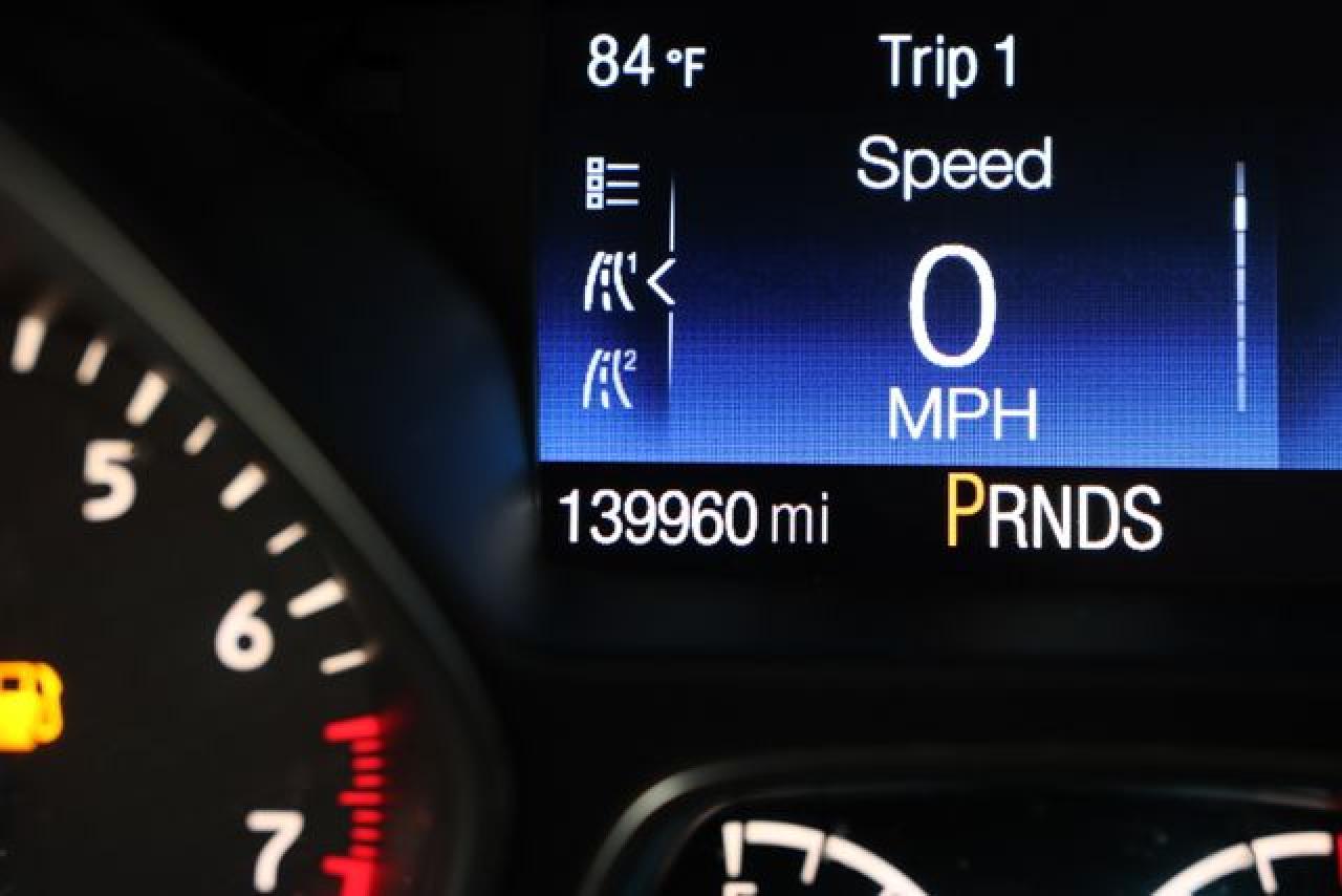 FORD ESCAPE 2017 — 33