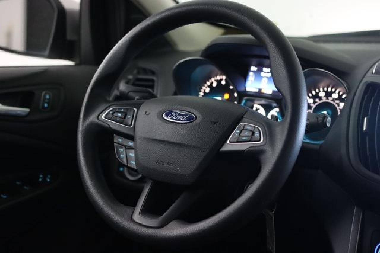 FORD ESCAPE 2017 — 29