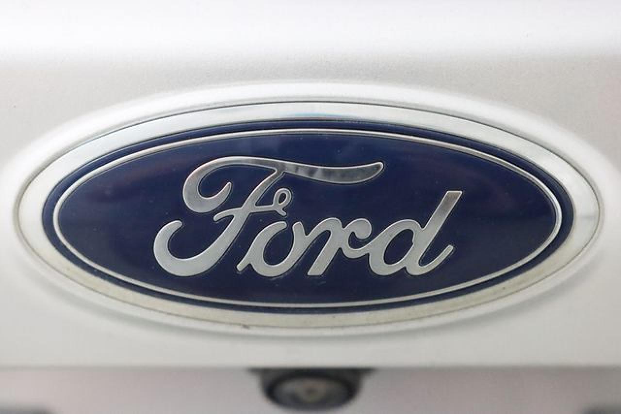 FORD ESCAPE 2017 — 16