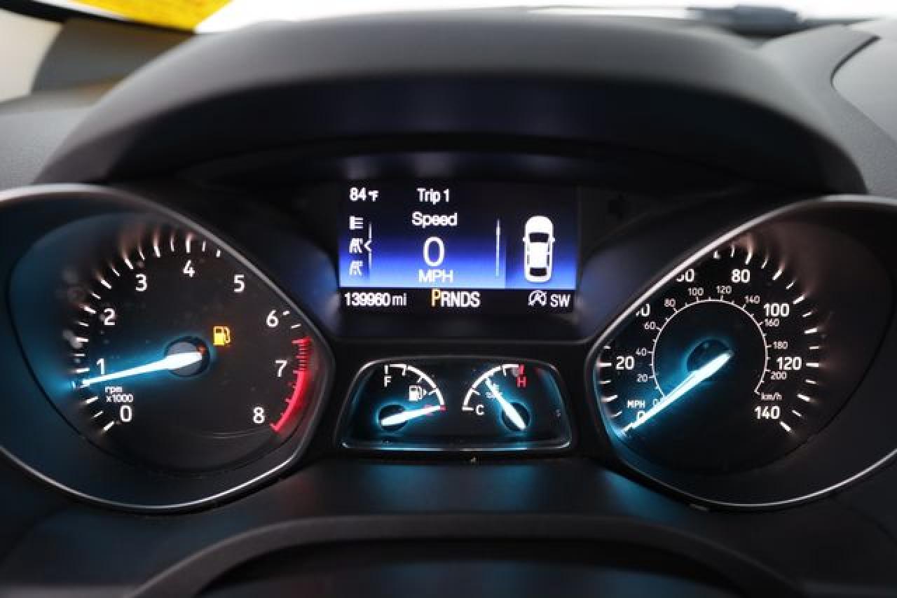 FORD ESCAPE 2017 — 32