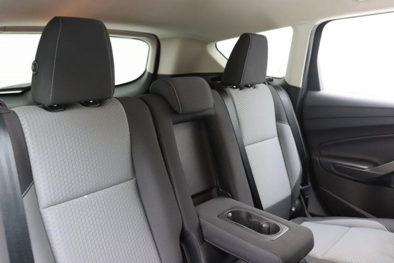 FORD ESCAPE 2017 — 41
